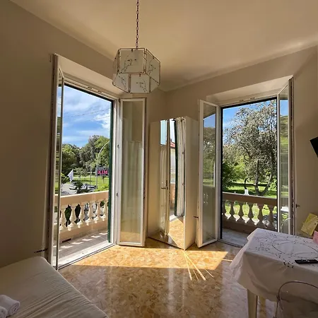 Pura Vida Nocleg ze śniadaniem 3*